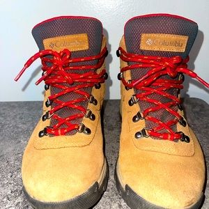 Columbia Women's Newton Ridge Plus Waterproof Amped Hiking boot